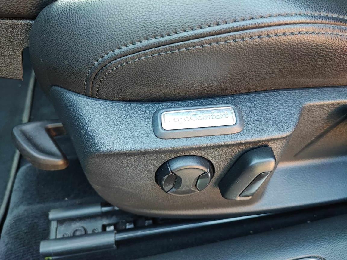 Messenger_creation_C2BA12DC-FE19-4568-9588-1661899887B1 (Copy)